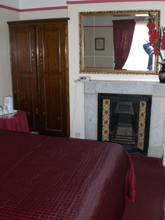 Melville Lodge Gatwick Horley Exterior foto