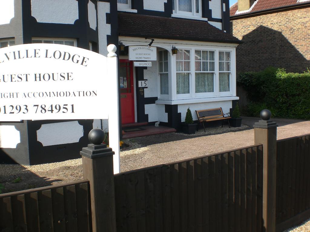 Melville Lodge Gatwick Horley Exterior foto
