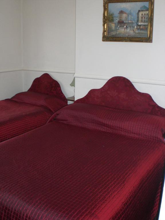 Melville Lodge Gatwick Horley Quarto foto