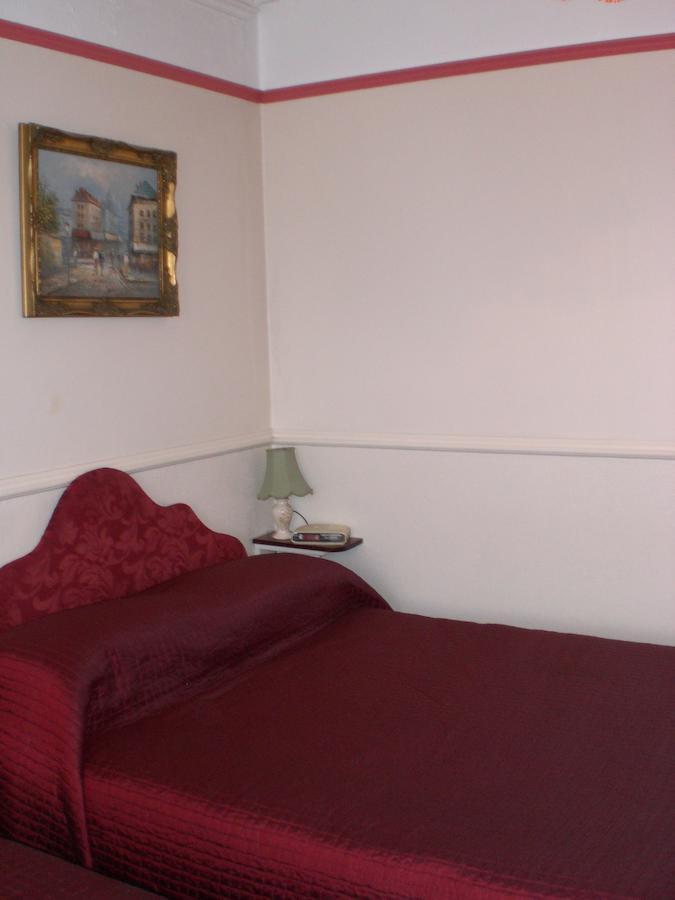 Melville Lodge Gatwick Horley Quarto foto