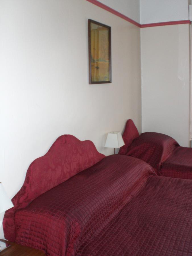 Melville Lodge Gatwick Horley Quarto foto